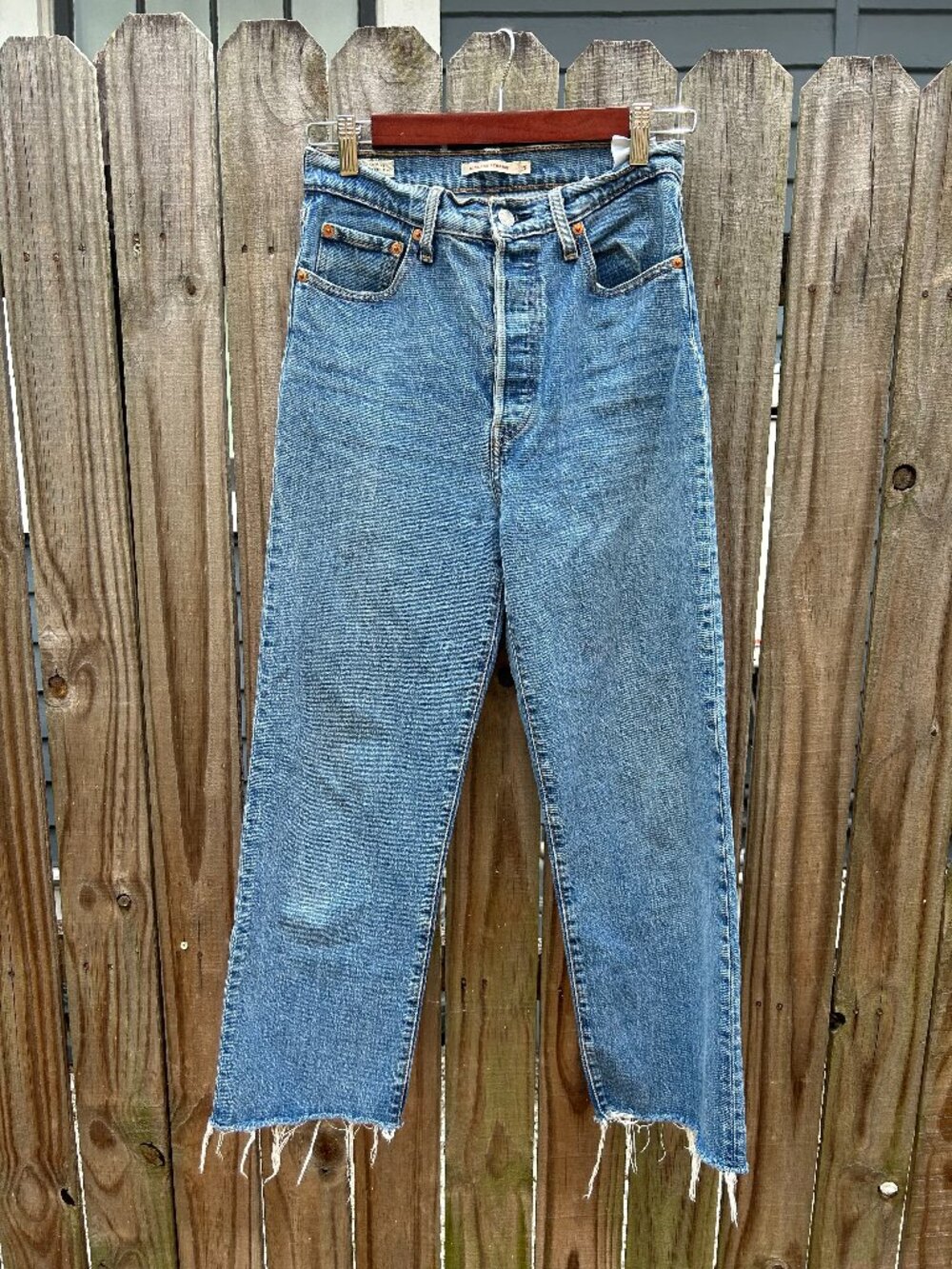 Levi's Premium Women's Ribcage Straight Ankle Jeans Size: 28x25 Cropped